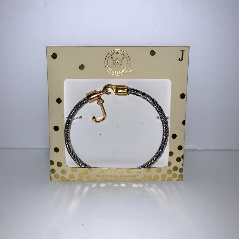 Modern Expressions Monogram
Bracelet Letter J